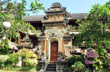 โรงแรมปูริ เดวา บาราตา (Puri Dewa Bharata Hotel)1