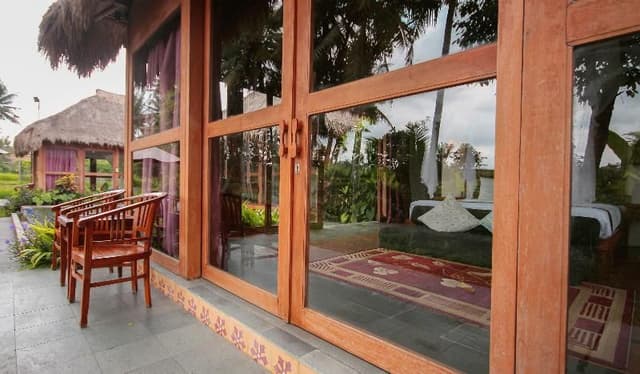 VILLA WITH PRIVATE POOL