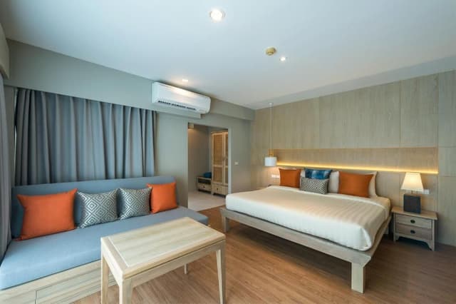 Deluxe Double Room with Pool View