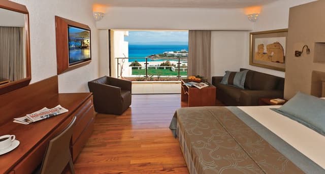 SINGLE SEA VIEW