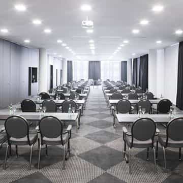 Movenpick Stuttgart Airport & Movenpick Stuttgart Airport &