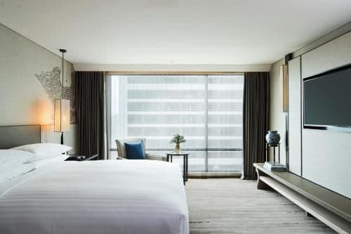 King or Double Guest Room with Lounge Access