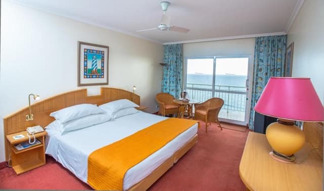 SUITE CAPACITY 2
