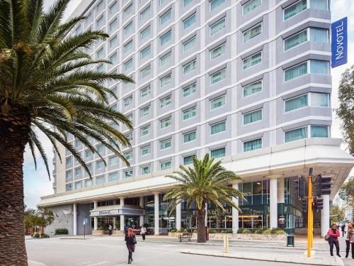 Novotel Perth Langley1