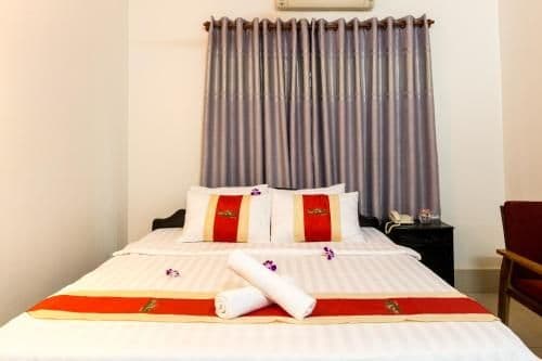 Deluxe Single Room with Free Airport Pickup