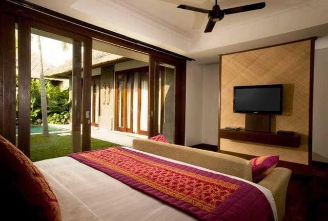 VILLA THREE BEDROOMS