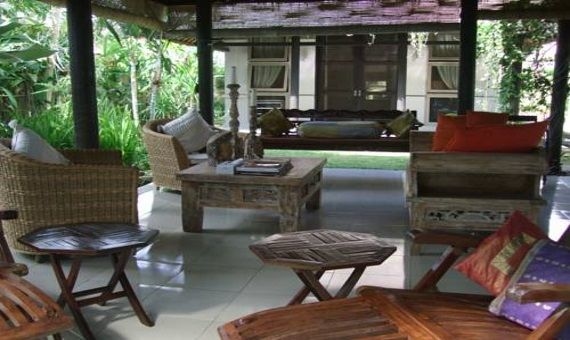 วิลล่าปูรีดาร์มาอากุง (Villa Puri Darma Agung)1