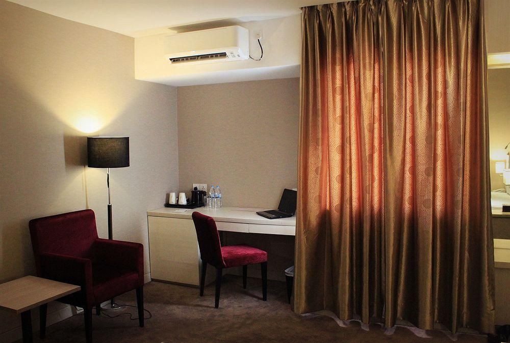 บิซโฮเต็ล บาตัม (Biz Hotel Batam)1