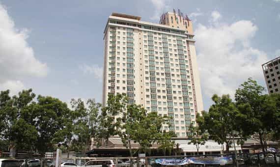 โรงแรม เดอะ บีซีซี แอนด์ เรสซิเดนซ์
