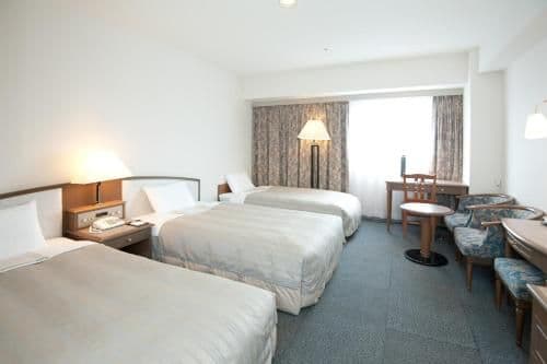 Twin Room with Extra Bed - Smoking