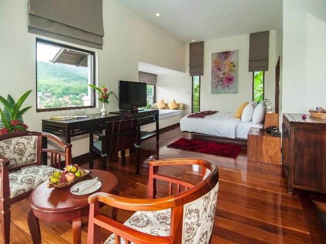 DOUBLE POOL VIEW