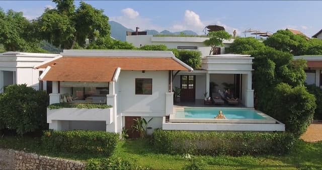 DOUBLE POOL VIEW