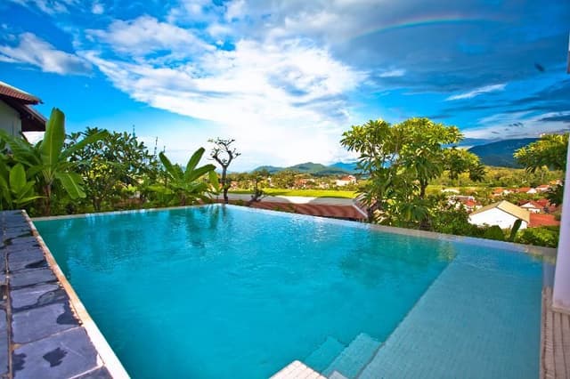 DOUBLE POOL VIEW