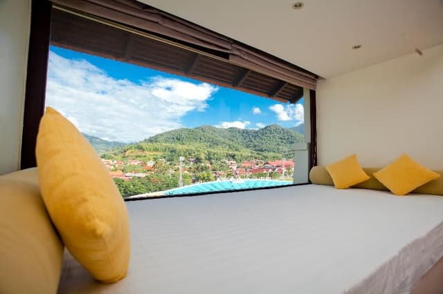 DOUBLE POOL VIEW