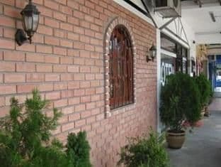 Rose Cottage Hotel- Taman Daya Rose Cottage Hotel- Taman Daya