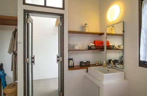 Ocean Breeze Bungalow Double