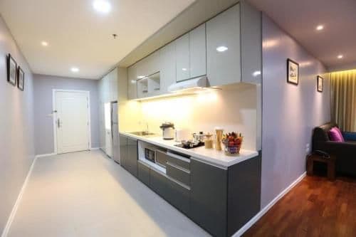 Deluxe One-Bedroom Apartment
