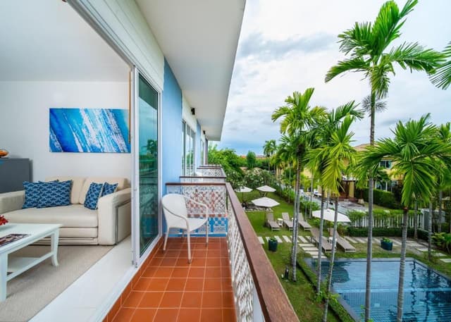 Blu Deluxe Pool View
