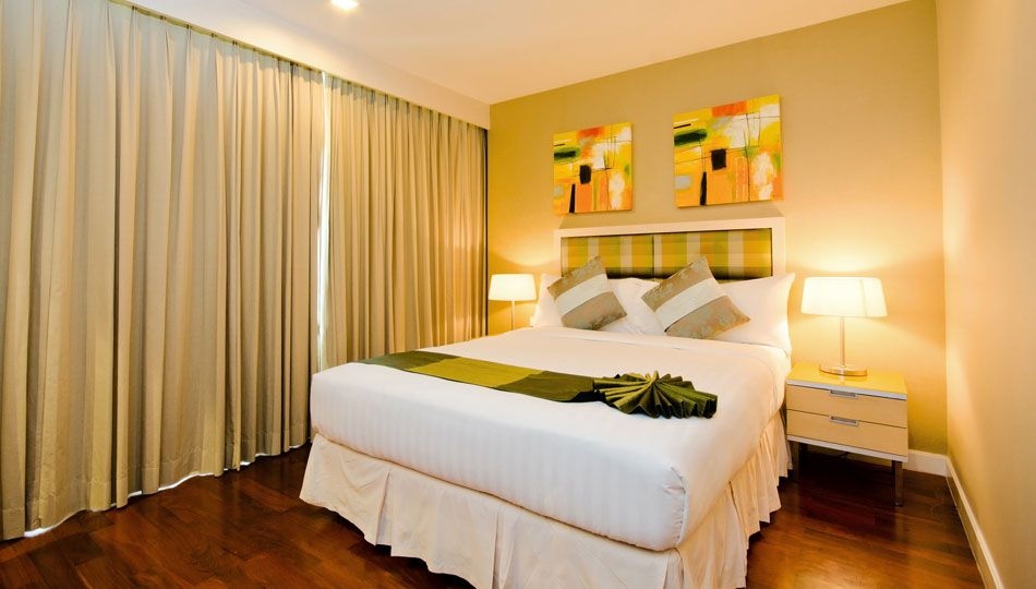 โรงแรมเออร์บาน่า หลังสวน (Urbana Langsuan Hotel)0
