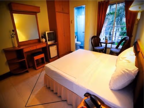 Standard Queen Room