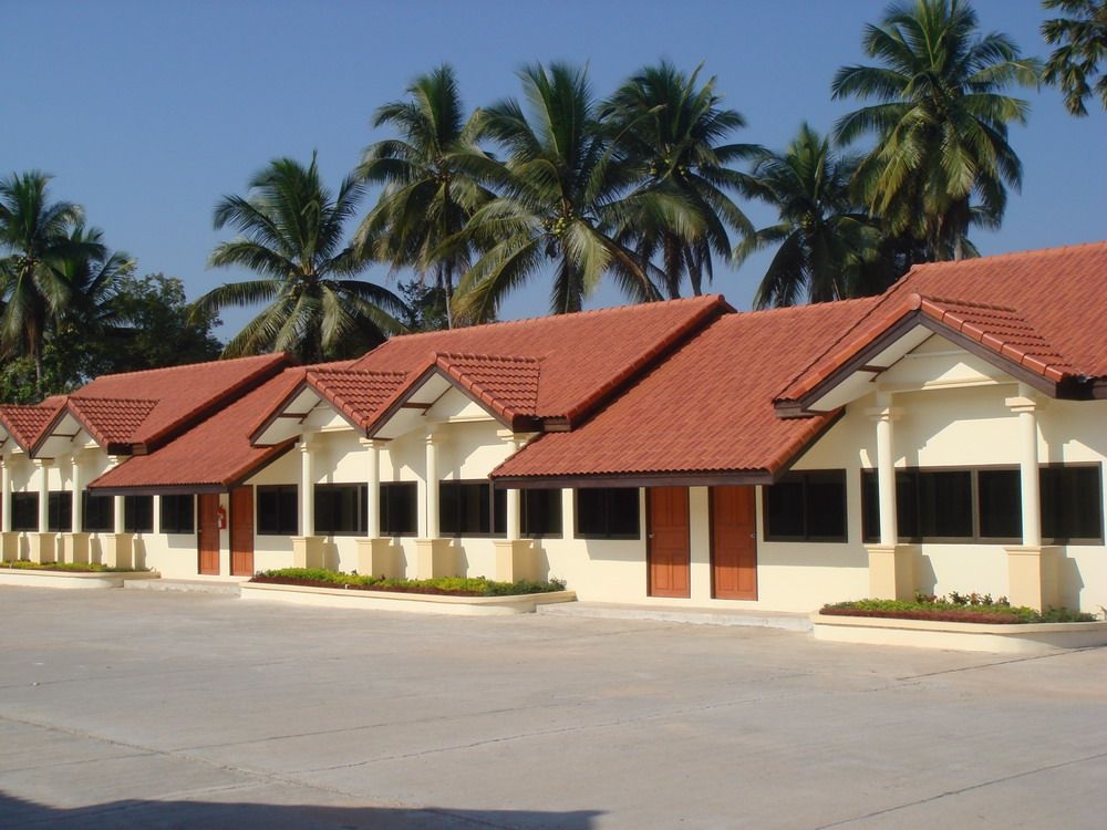 Golden Land Hotel0