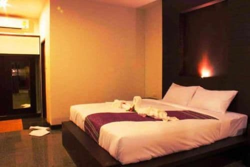 Deluxe Double Room with Pool Access