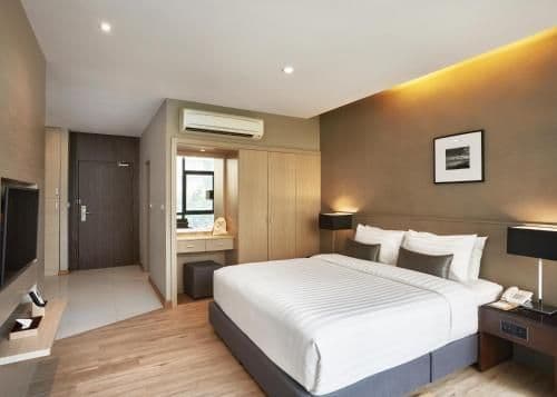Deluxe Double or Twin Room with Pool View