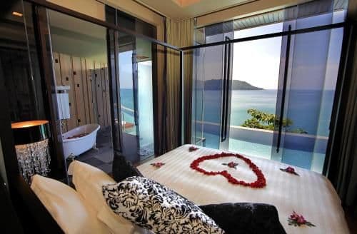 Honeymoon Private Pool Suite