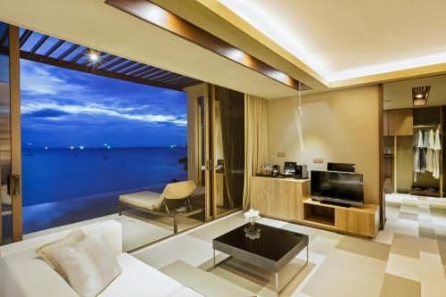 Deluxe Private Pool Suite