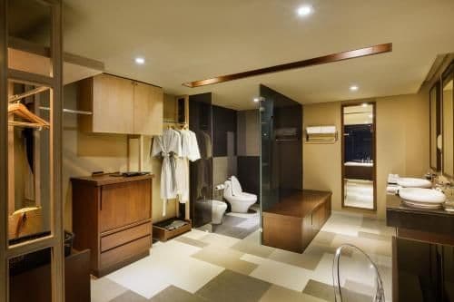 Deluxe Private Pool Suite