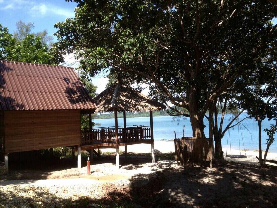 จันทร์สม บีช รีสอร์ท (Jansom Beach Resort)1
