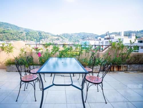 Single Room with Mountain View with Fan and Shared Bathroom