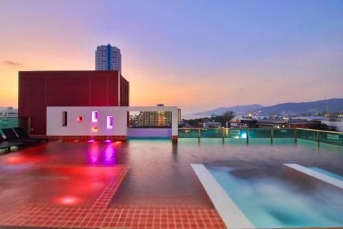 โรงแรมสลีป วิธ มี ดีไซน์ โฮเทล แอท ป่าตอง (Sleep With Me Hotel Design Hotel At Patong)1