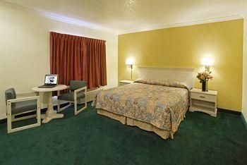 Americas Best Value Inn & Suites at the Park2