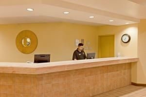 La Quinta Inn & Suites Orange County - Santa Ana3