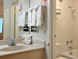 Ramada Inn Ft. Lauderdale Airport & Cruiseport1