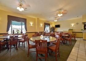 Quality Inn & Suites Near Fort Sam Houston2