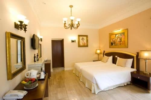 Deluxe Double or Twin Room with Pine Hill View