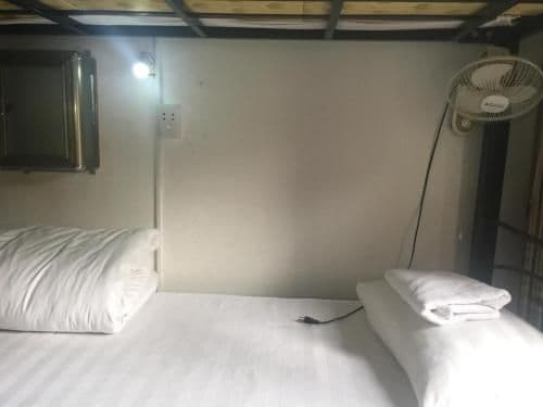 Single Bed in Mixed Dormitory Room
