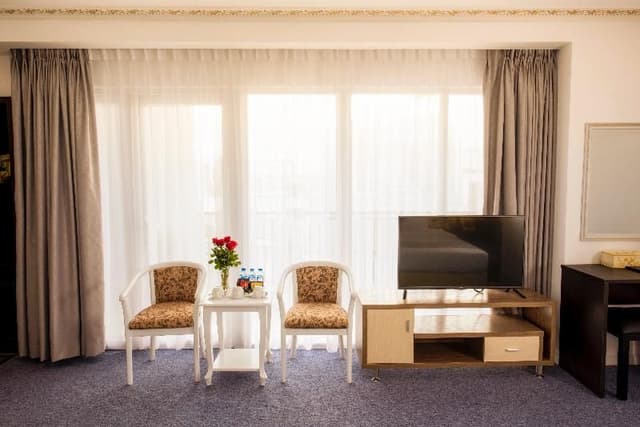 SUITE KING SIZE BED
