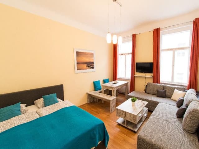 APARTMENT CAPACITY 6