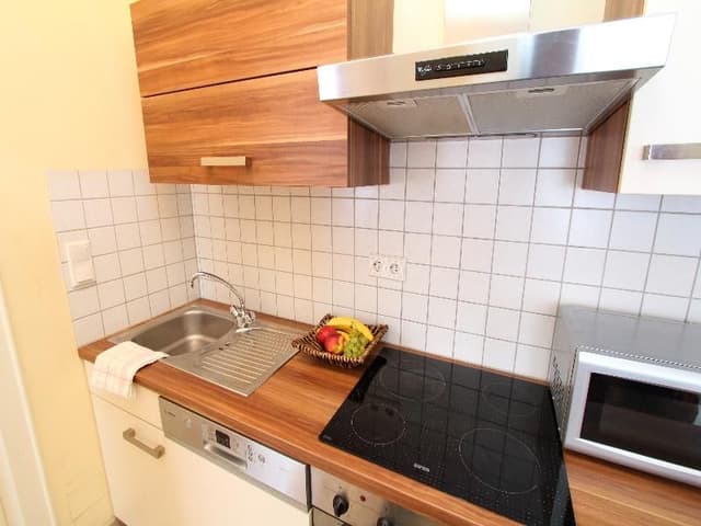 APARTMENT CAPACITY 8 THREE BEDROOMS