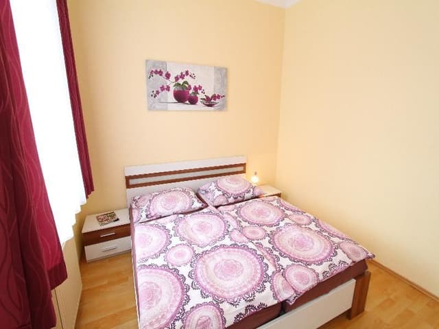 APARTMENT CAPACITY 8 THREE BEDROOMS