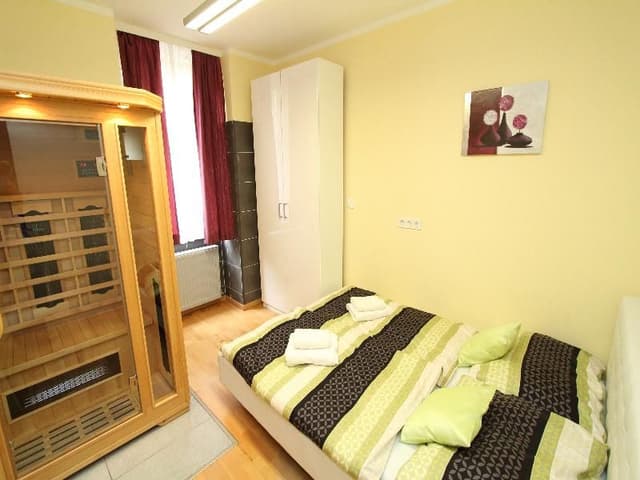 APARTMENT CAPACITY 8 THREE BEDROOMS