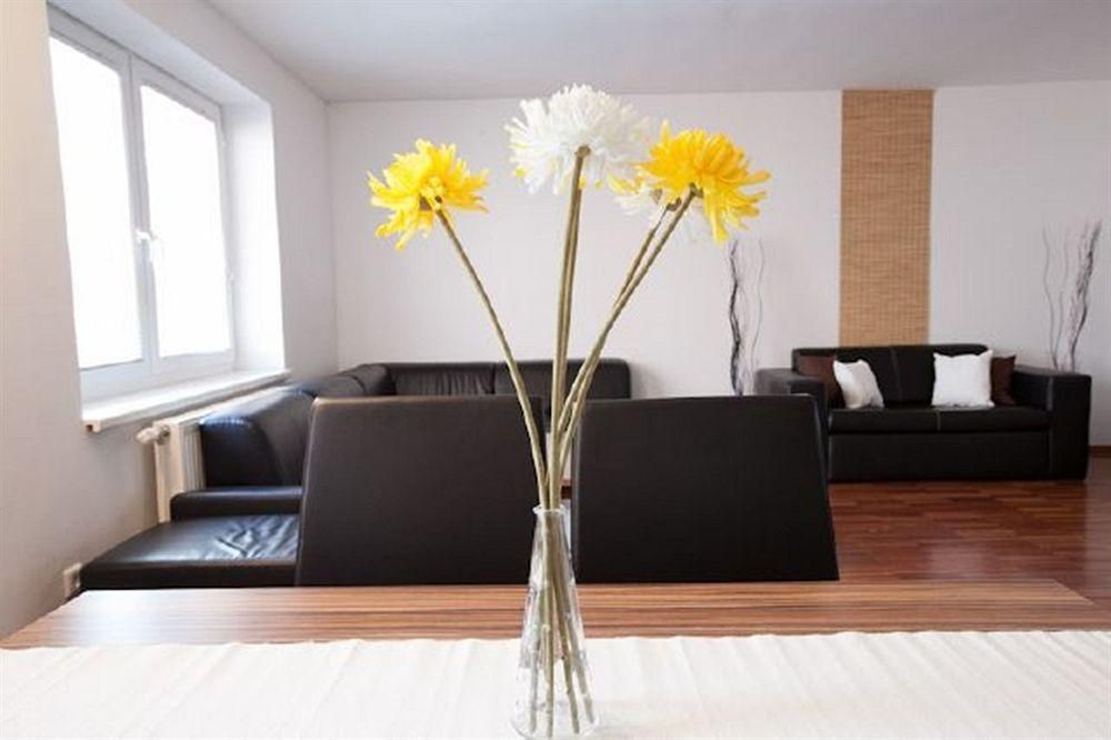Royal Living Apartments3