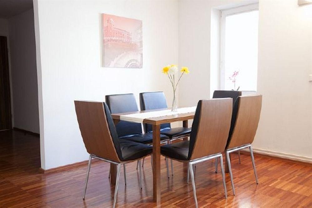 Royal Living Apartments4
