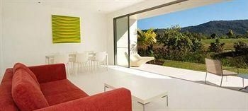 Pool Port Douglas2