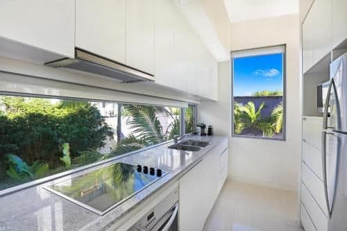 Three-Bedroom Penthouse (Pool View)