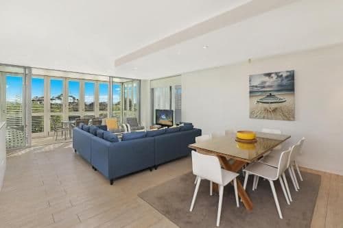 Three-Bedroom Townhouse with View