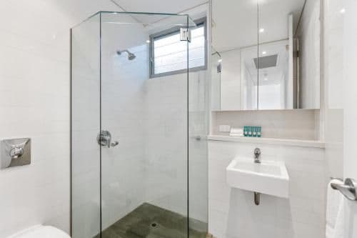 Three-Bedroom Penthouse (Pool View)